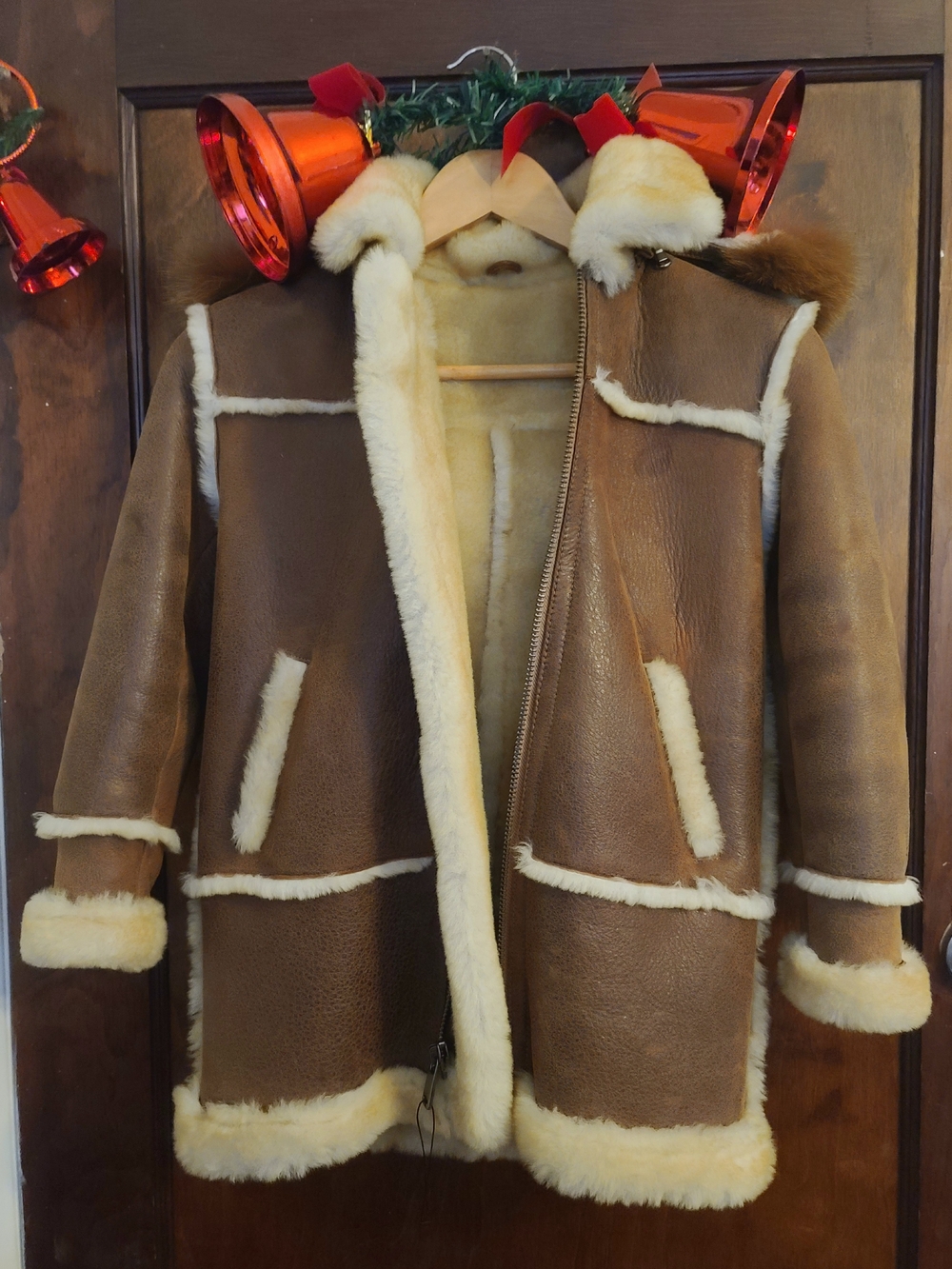 KIDS Genuine Harlin Shearling with Fox Trim Hood (Pre Owned) Excellent Condition